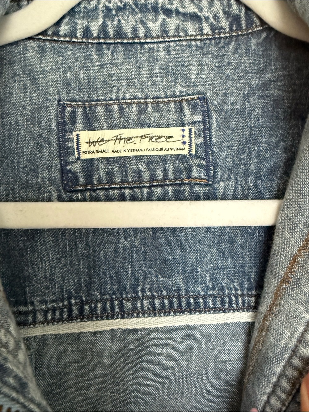 NWOT We The Free Cinched Waist Light Blue Denim Jacket with Zip Front XS NWOT - Picture 4 of 5